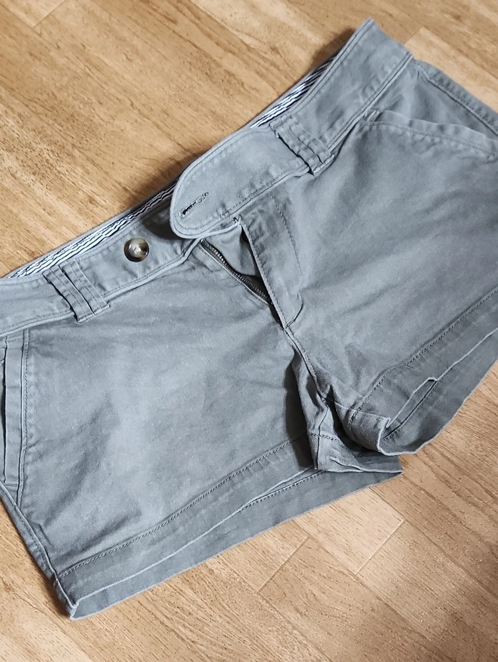 Y2k Womens Shortie Chinos